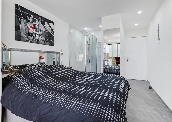 Apartment Heliopolis Naturist Luxury