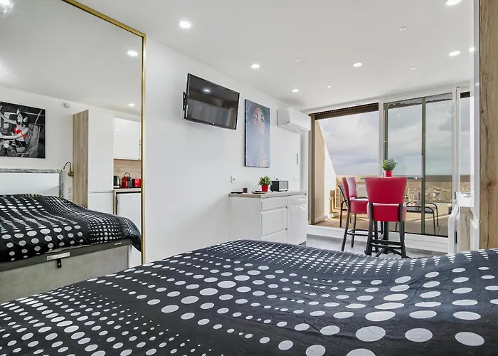 Heliopolis Naturist Luxury * Agde